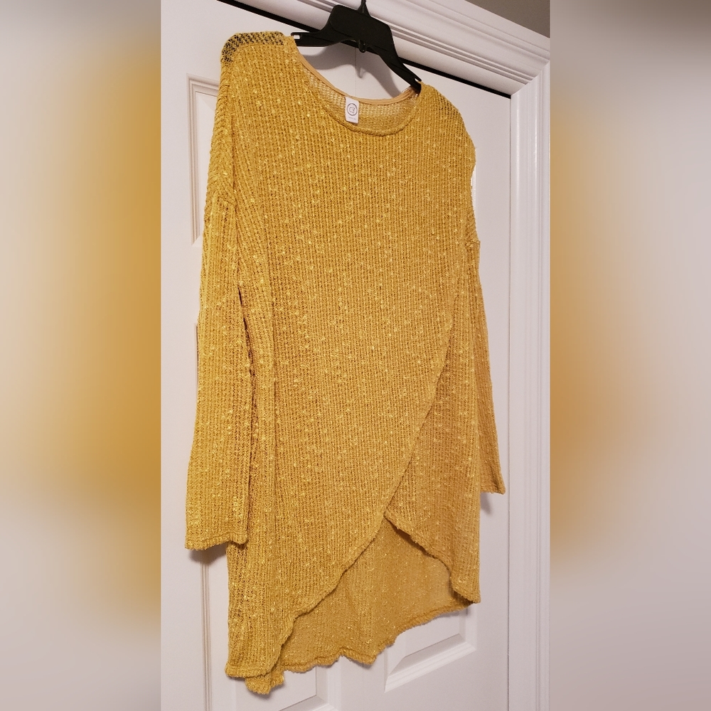 Cross-front sweater - Picture 3 of 7